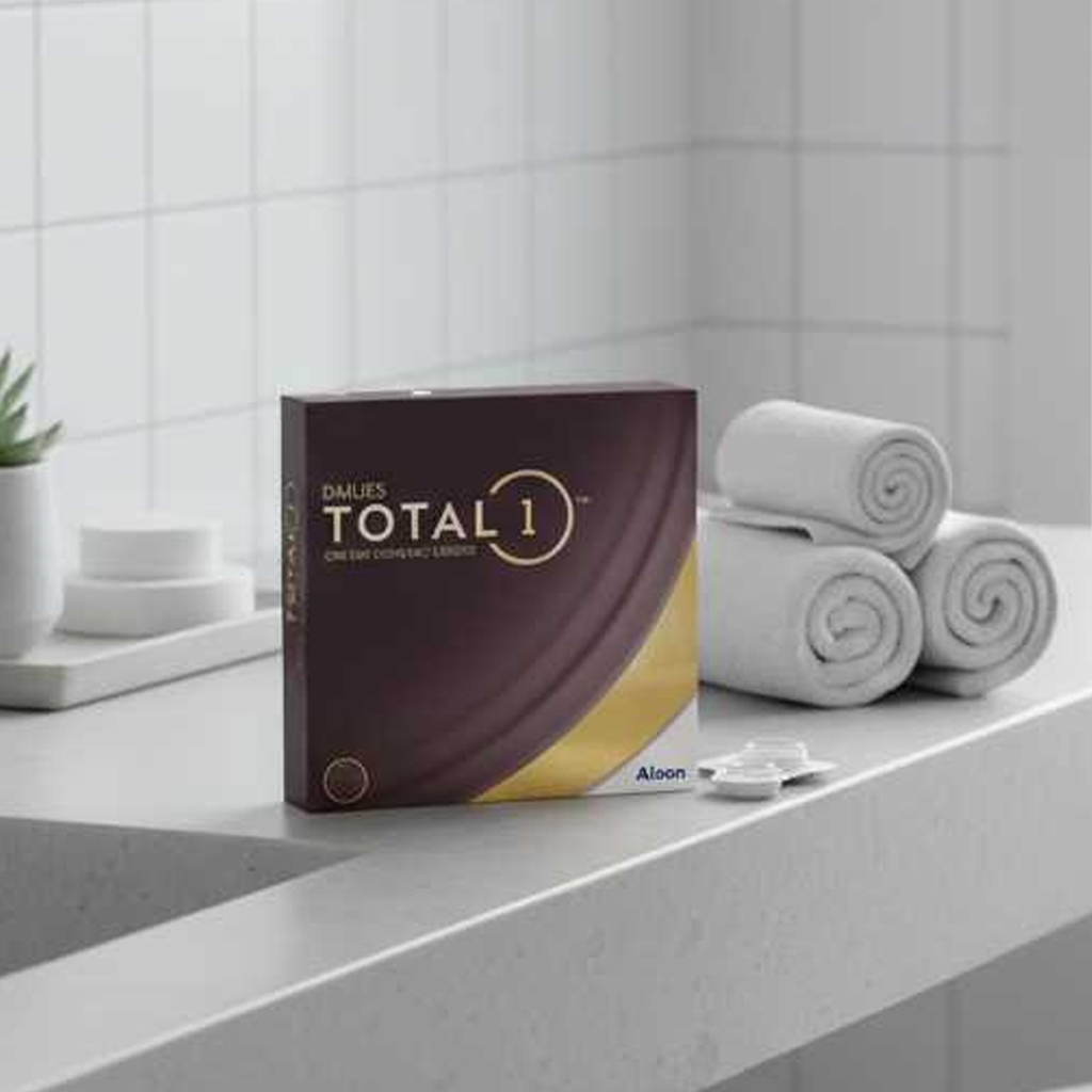 Dailies Total1 90 Pack contact lenses box